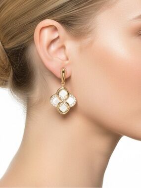 ✨ TAHARI Gold Tone Mother of Pearl Clover Earrings – NEW ✨